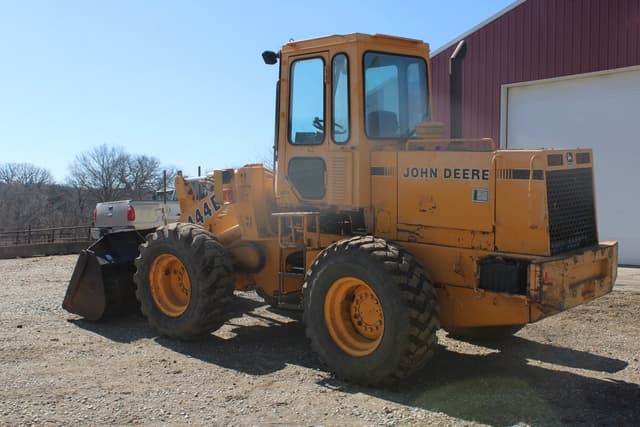 Image of John Deere 444E equipment image 1