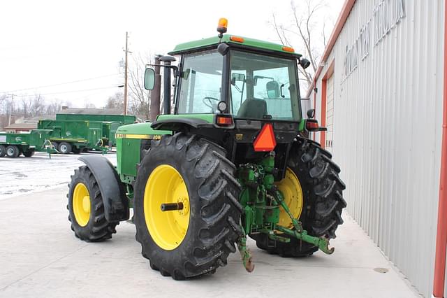 Image of John Deere 4455 equipment image 3