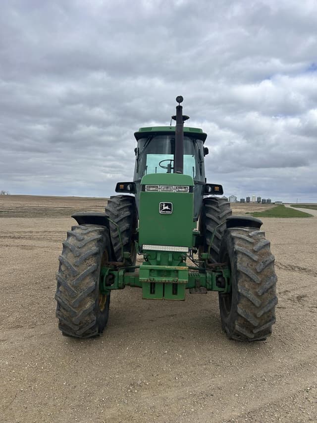 Image of John Deere 4455 equipment image 1