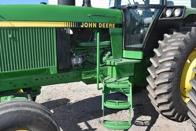 Image of John Deere 4555 equipment image 3