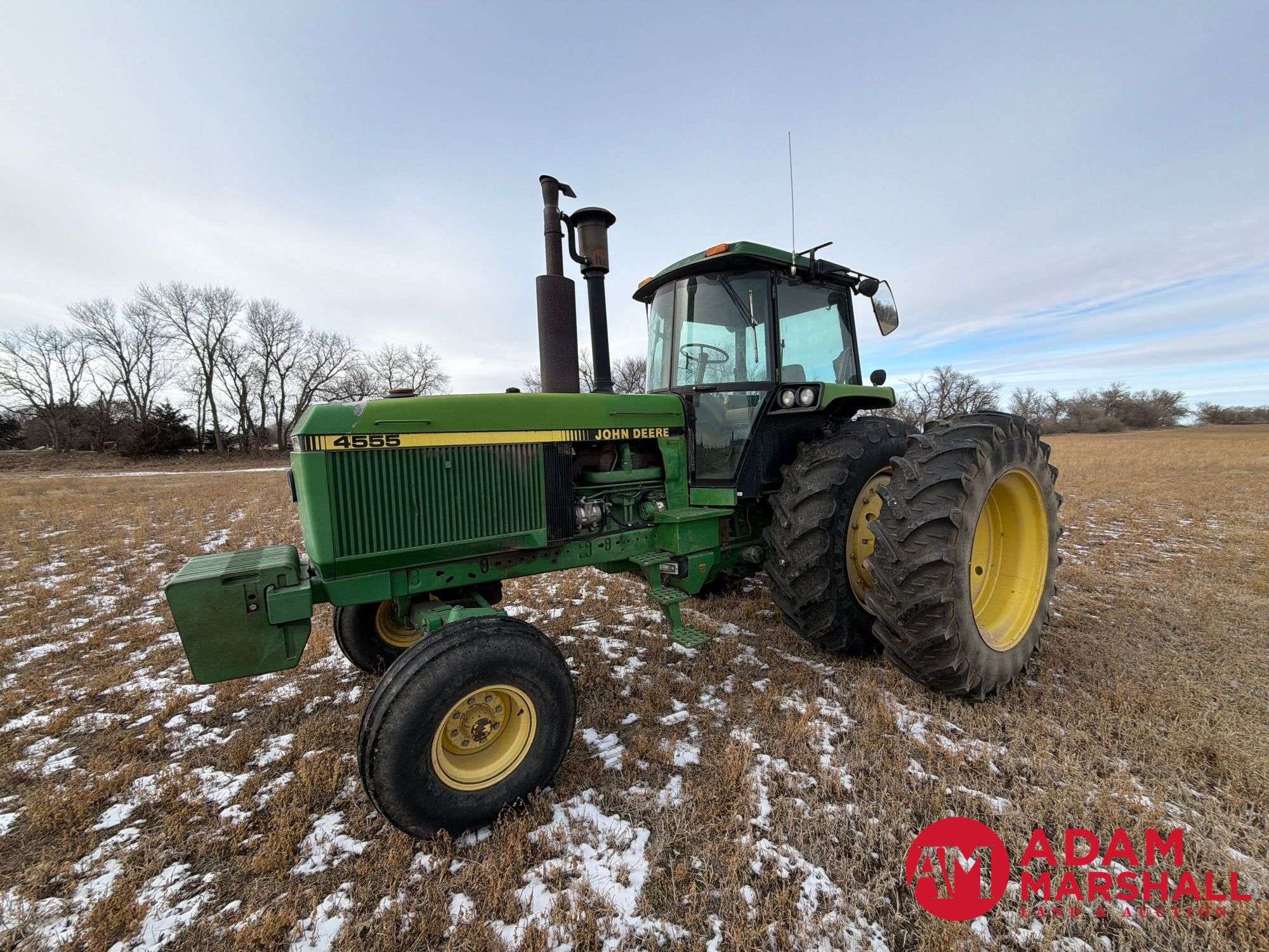 1989 John Deere 4555 Equipment Image0