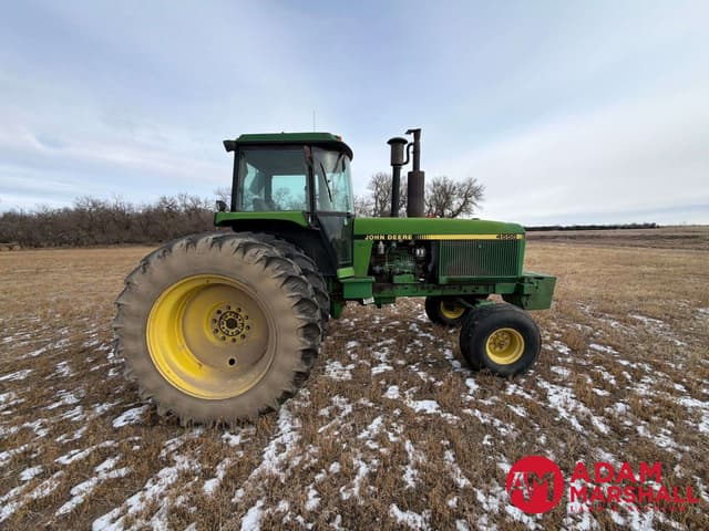 Image of John Deere 4555 equipment image 3