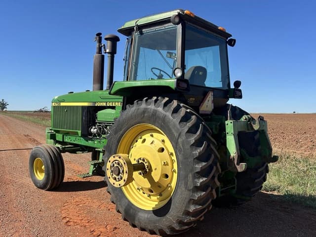 Image of John Deere 4755 equipment image 3