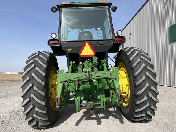 Image of John Deere 4755 equipment image 4