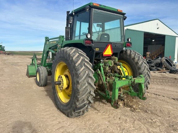 Image of John Deere 4755 equipment image 4