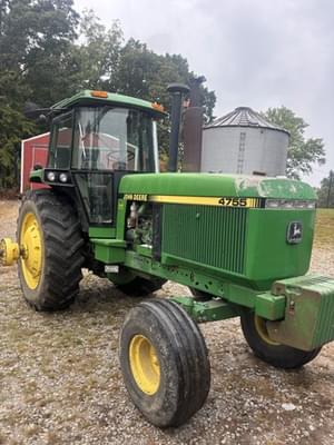 1989 John Deere 4755 Image