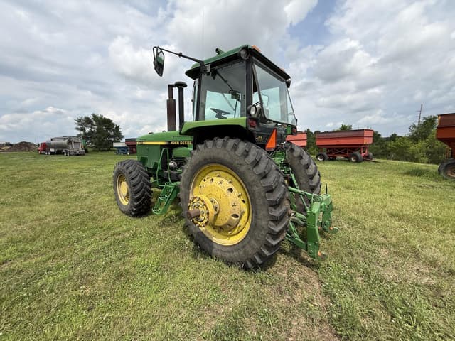 Image of John Deere 4755 equipment image 3