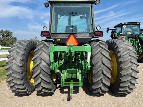 Image of John Deere 4755 equipment image 4