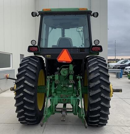Image of John Deere 4755 equipment image 3