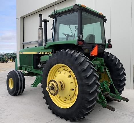 Image of John Deere 4755 equipment image 4
