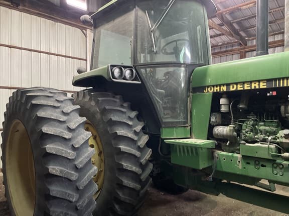 Image of John Deere 4755 equipment image 3