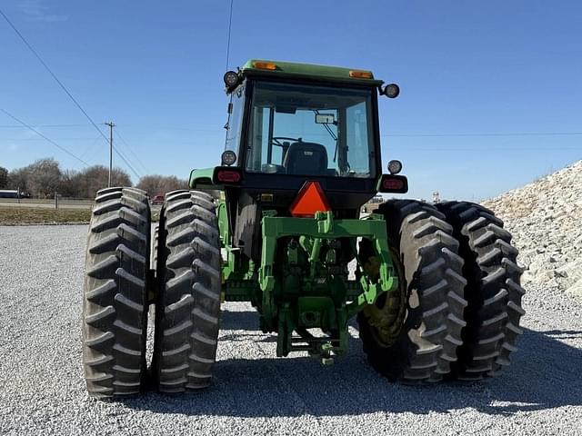 Image of John Deere 4755 equipment image 3