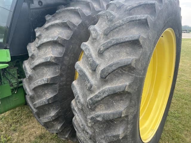 Image of John Deere 4955 equipment image 2