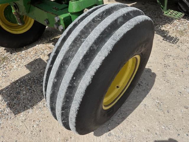 Image of John Deere 4955 equipment image 4