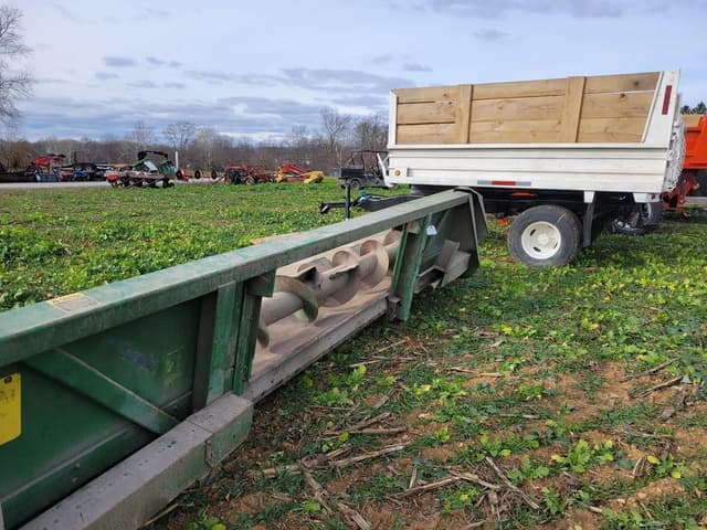 Image of John Deere 546 equipment image 3