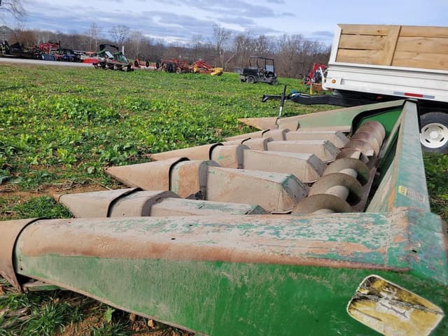 Image of John Deere 546 equipment image 4