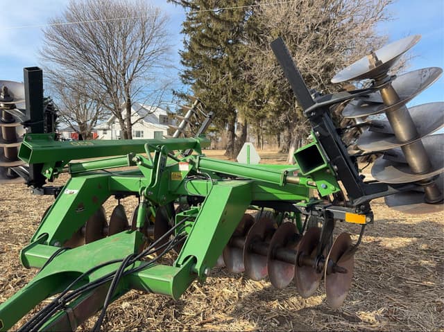 Image of John Deere 630 equipment image 1
