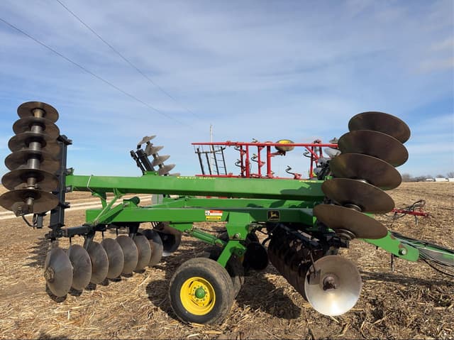 Image of John Deere 630 equipment image 4