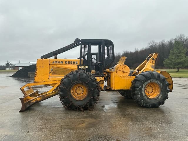 Image of John Deere 640D equipment image 1
