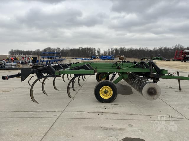 Image of John Deere 714 equipment image 2