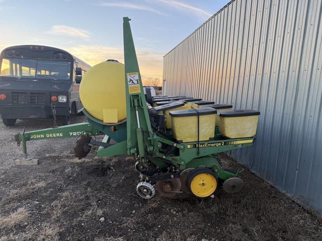 Image of John Deere 7200 equipment image 4