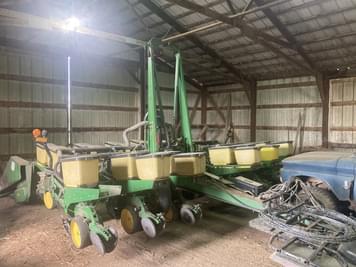 Main image John Deere 7200
