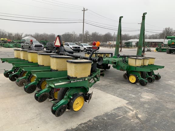 Image of John Deere 7200 equipment image 4