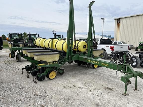 Image of John Deere 7200 Primary image