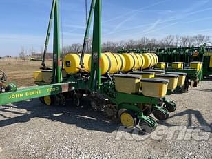 Main image John Deere 7200