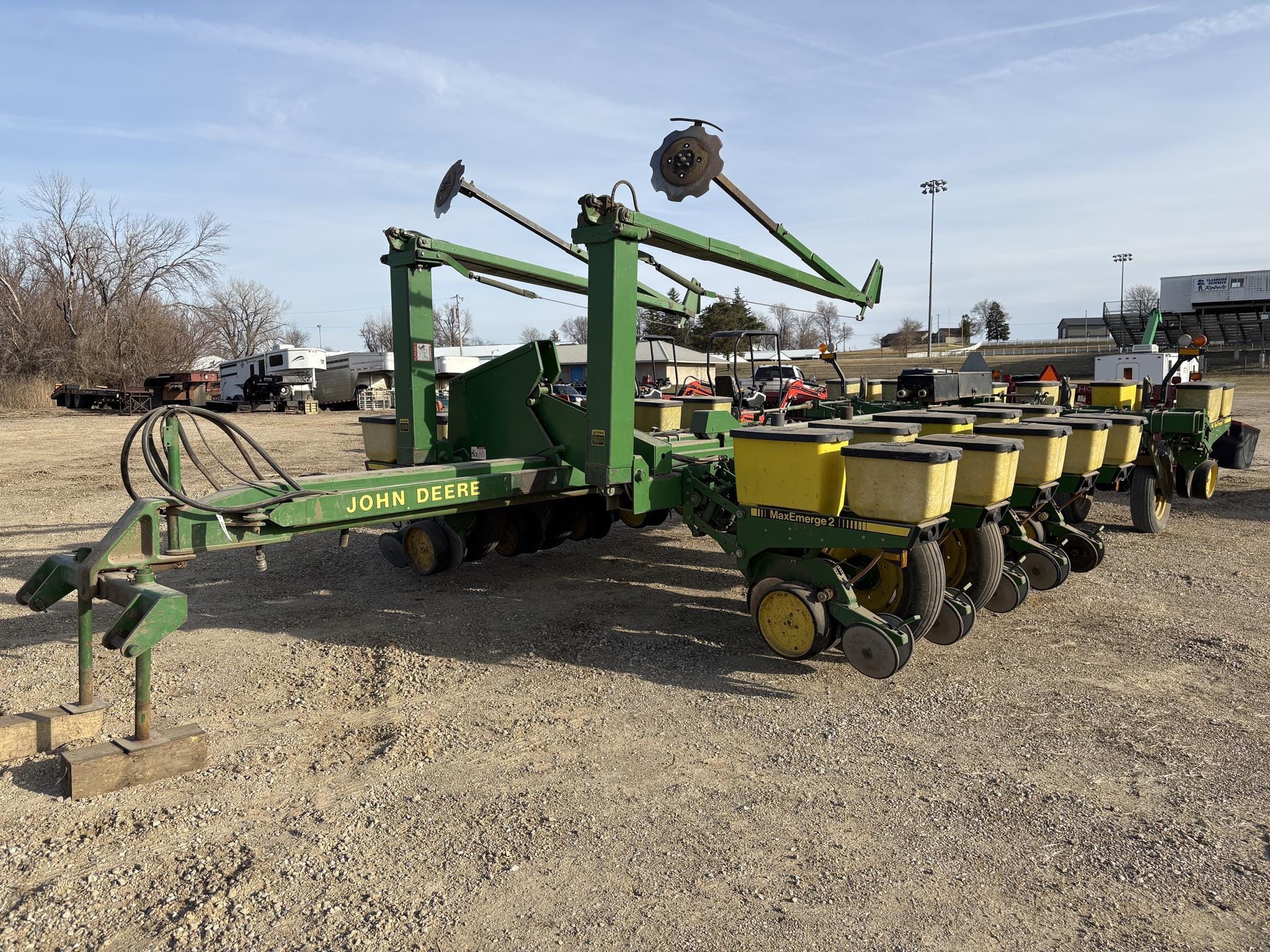 1989 John Deere 7200 Equipment Image0