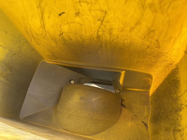 Image of John Deere 7200 equipment image 2