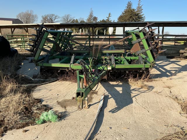 Image of John Deere 724 equipment image 1