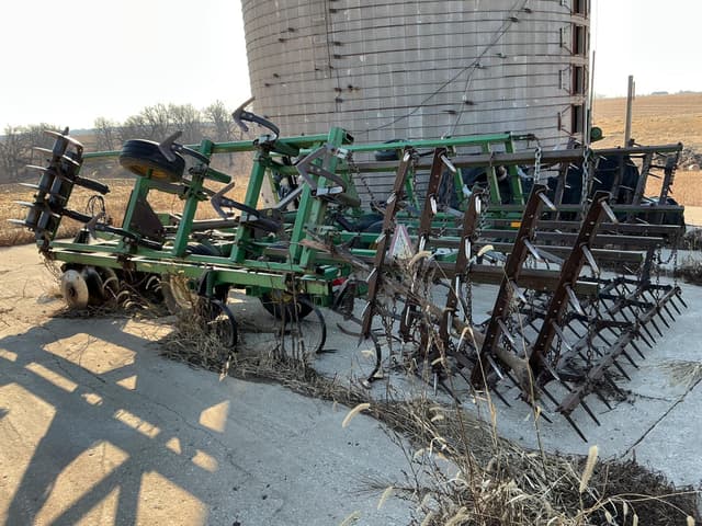 Image of John Deere 724 equipment image 3