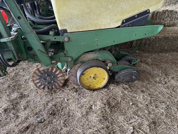 Image of John Deere 7240 equipment image 3