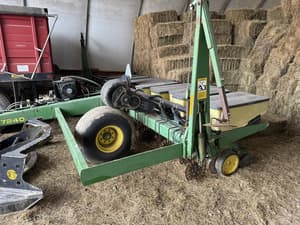 1989 John Deere 7240 Image