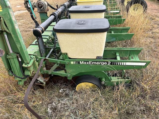 Image of John Deere 7300 equipment image 1