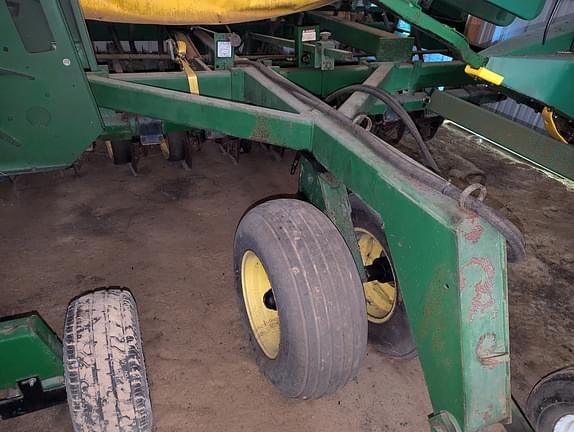 Image of John Deere 750 equipment image 3