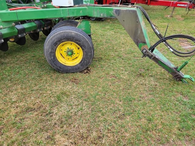 Image of John Deere 750 equipment image 2