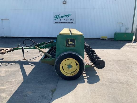 Image of John Deere 8300 equipment image 2