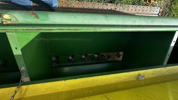 Image of John Deere 8300 equipment image 4