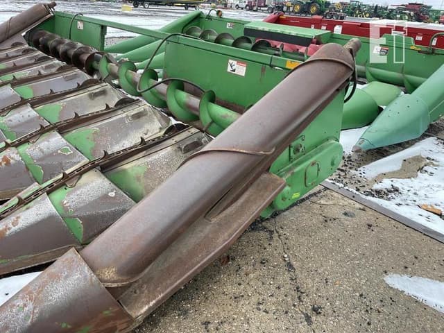 Image of John Deere 843 equipment image 1