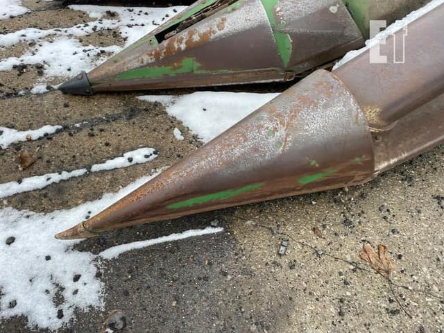 Image of John Deere 843 equipment image 2