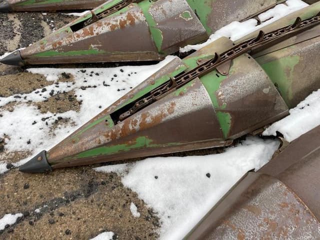 Image of John Deere 843 equipment image 3