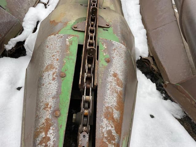 Image of John Deere 843 equipment image 4