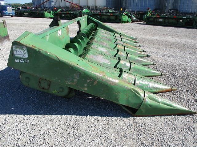 Image of John Deere 843 equipment image 4