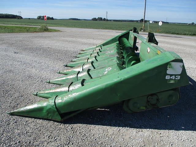 Image of John Deere 843 equipment image 3