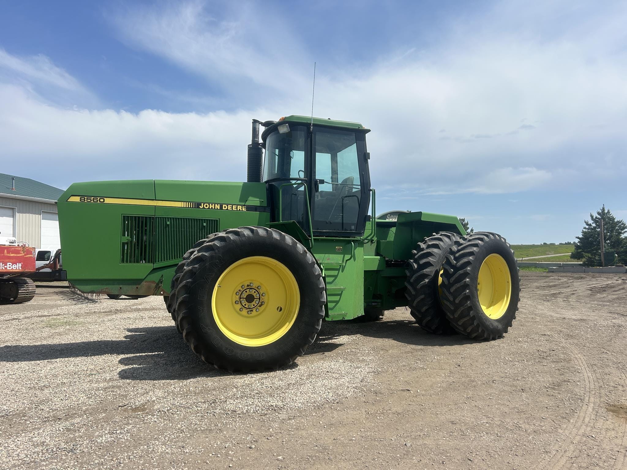 1989 John Deere 8560 Equipment Image0