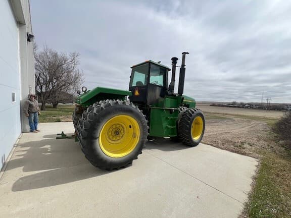 Image of John Deere 8560 equipment image 4