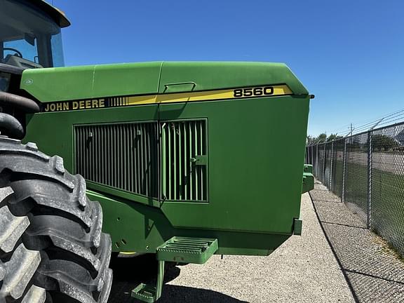 Image of John Deere 8560 equipment image 2