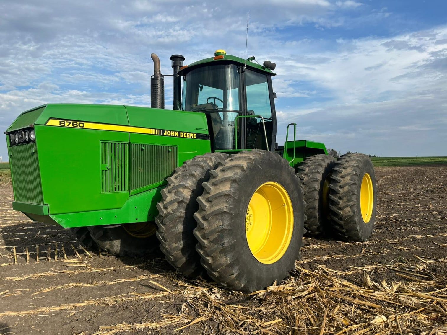 1989 John Deere 8760 Equipment Image0